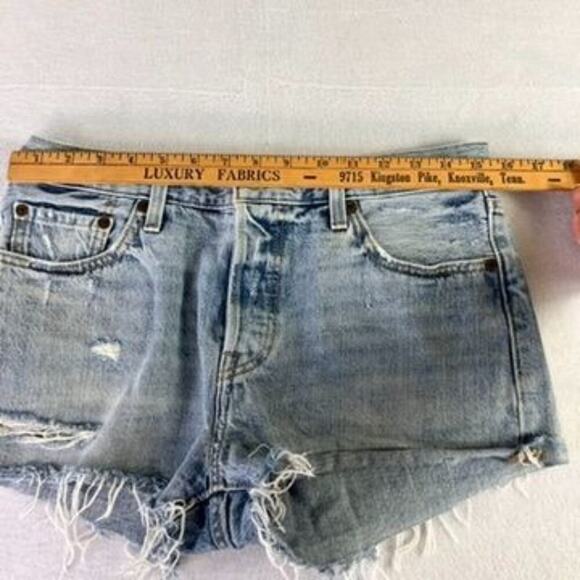 Levis Premium Womens 501s Cutoff Raw Frayed Hem Denim Shorts 29 - Picture 5 of 10